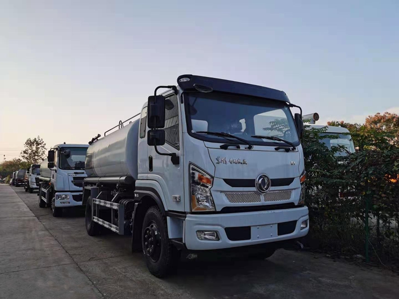 國六東風(fēng)專底 12-15方灑水車